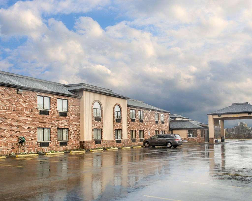 Econo Lodge Cleveland Southeast - Kent Стрітсборо Екстер'єр фото